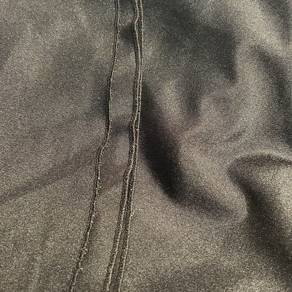 8 ft round black table covering - Picture 3 of 4